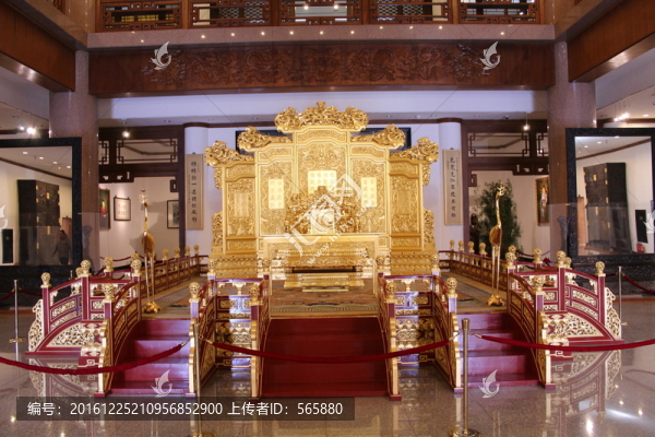 仿故宮乾清宮寶座間
