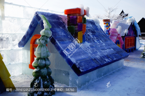 彩色冰雕圣誕老人小屋
