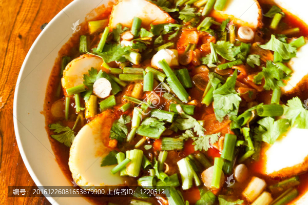 泰國(guó)菜豐富多彩，美麗多樣。