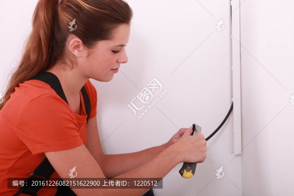 女電工肖像