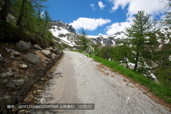 瑞士山區(qū)危險公路