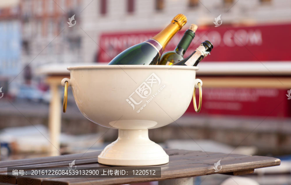 加冰的酒