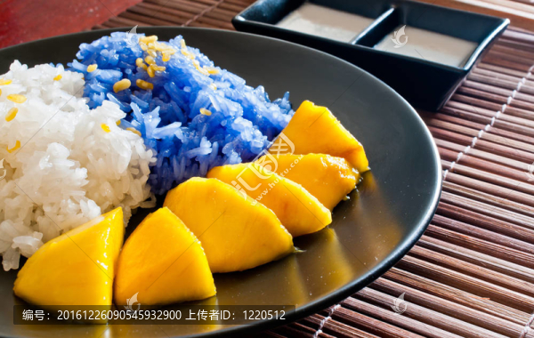泰式甜點(diǎn)；有芒果吃糯米飯