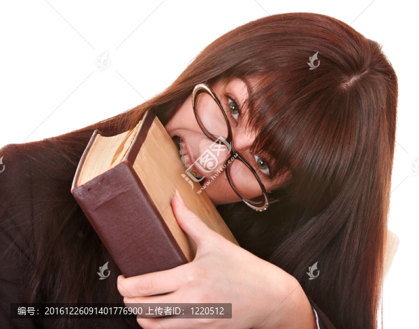 戴眼鏡的女孩。