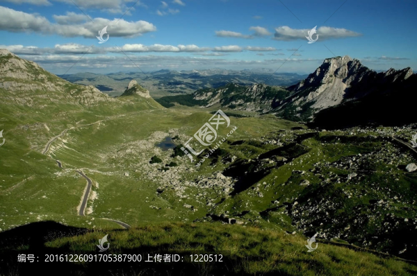 杜米托爾國家公園；黑山