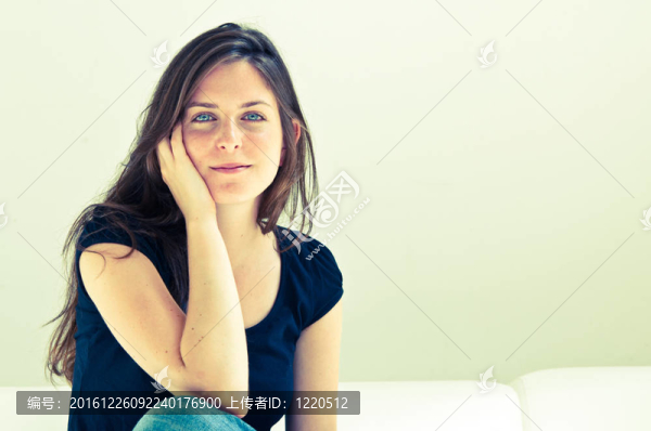 年輕漂亮的女人