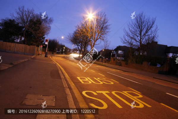 夜；空路一件鎮(zhèn)