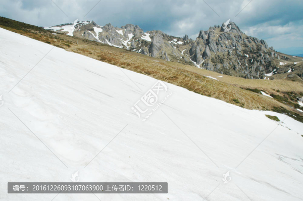在冬天，丘卡什山；羅馬尼亞