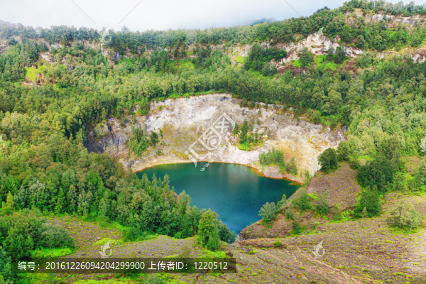 克里穆圖火湖