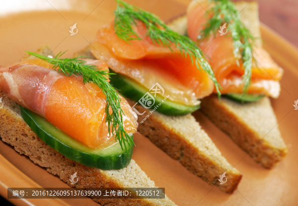 煙熏鮭魚三明治