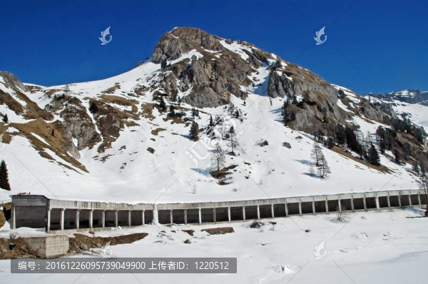 在Dolomities的滑雪勝地；Dolomiti