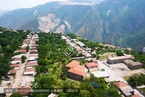 從海拔看山峰村
