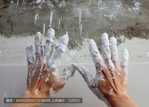 男人的手astist抹灰墻皮裂