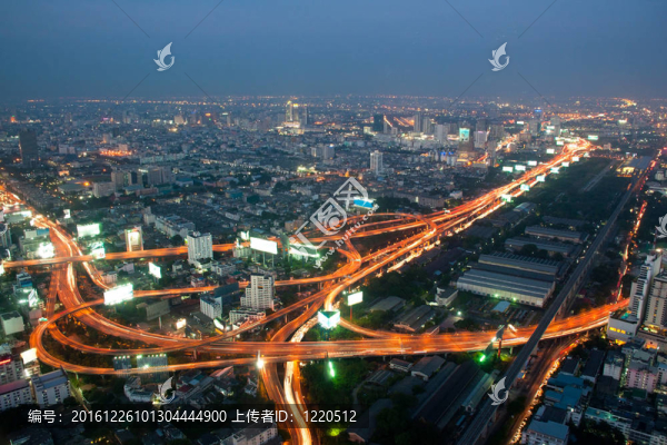 曼谷和表達(dá)觀點(diǎn)的方式從Baiyok建筑。