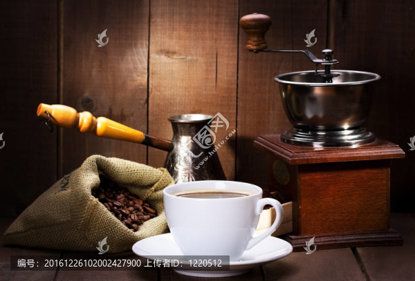 一杯黑咖啡