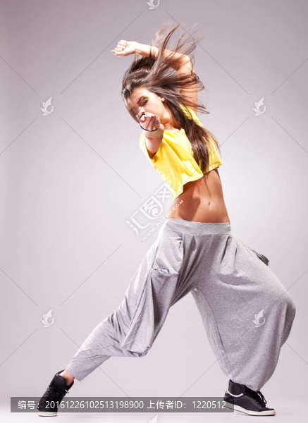 熱情的年輕女子舞者
