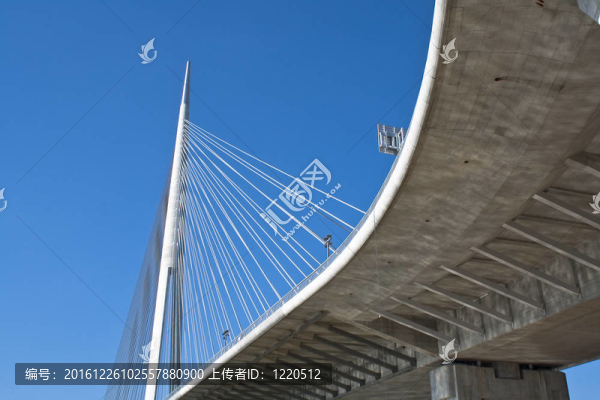 天橋天橋過(guò)藍(lán)天