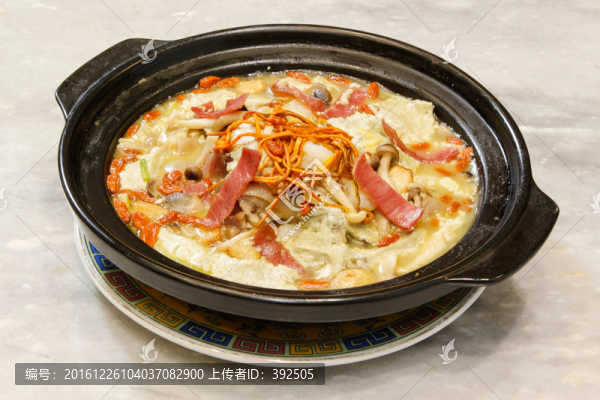 三鮮臭豆腐煨豬腳