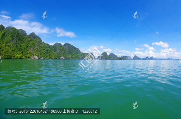 在甲米島和海