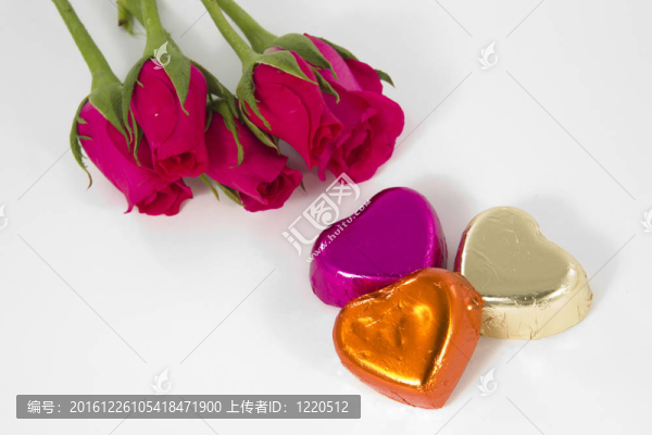 情人節(jié)巧克力心與玫瑰
