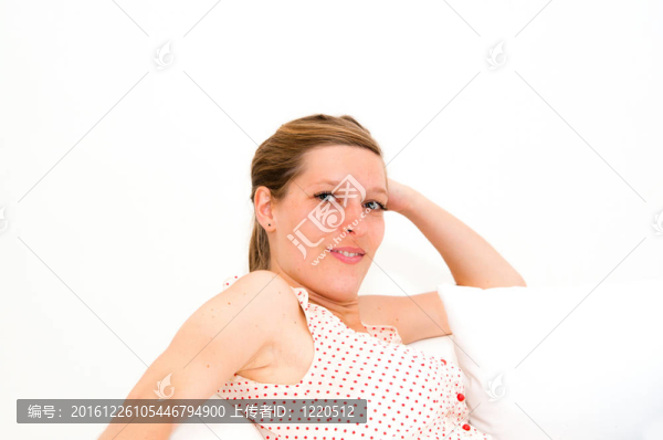 沙發(fā)上的女人