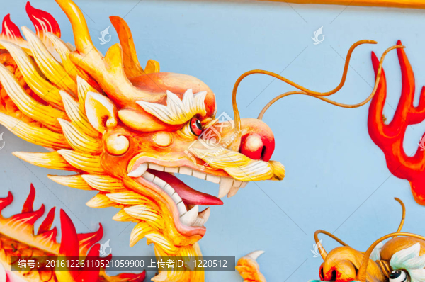 中國龍的雕像