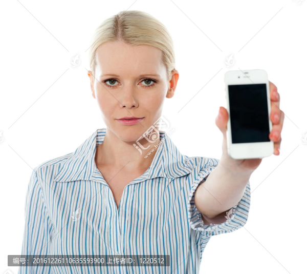 公司女性在電話上與白人背景溝通