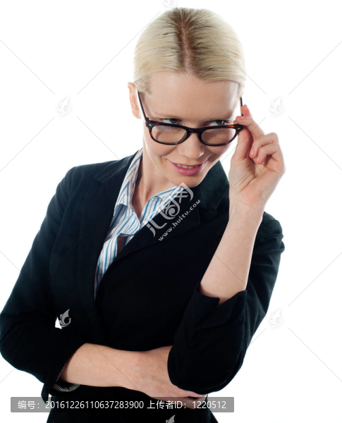 公司婦女從眼鏡里仔細看了看