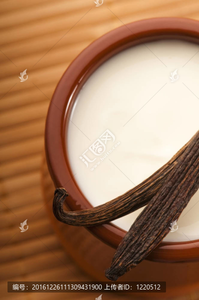 甜香草布丁甜點