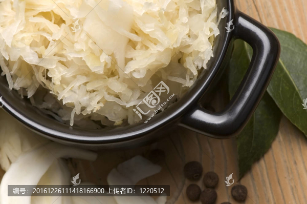 新鮮的泡菜-傳統(tǒng)的波蘭酸菜