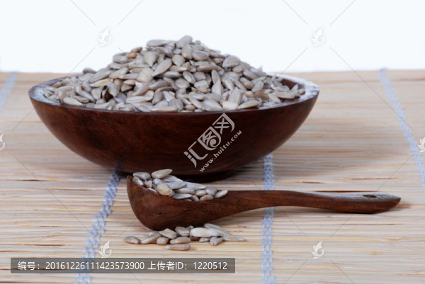 葵花籽；脫殼