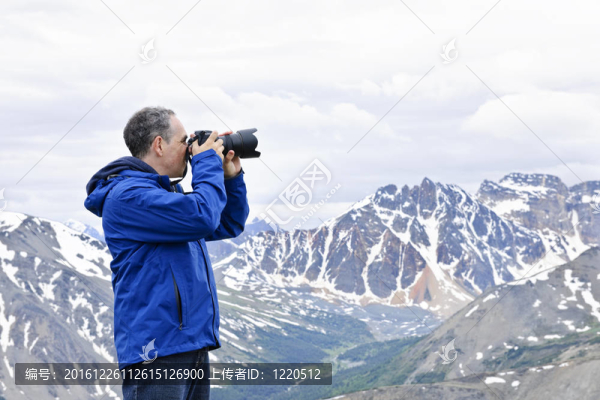 攝影師在山