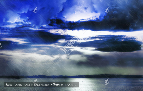 晚上在湖上下雨
