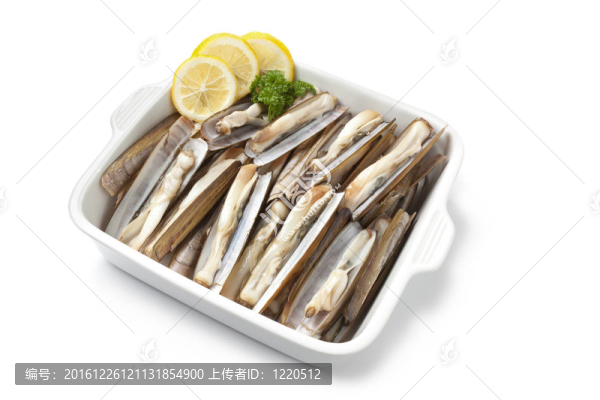 菜用新鮮煮熟的剃刀殼