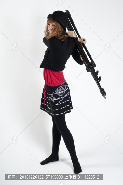 蒙面金發(fā)女郎假扮