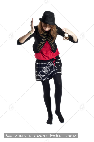蒙面金發(fā)女郎假扮