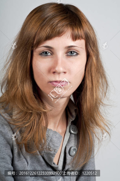 金發(fā)女郎的滑稽表情肖像
