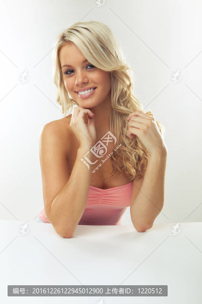 美麗的金發(fā)女郎