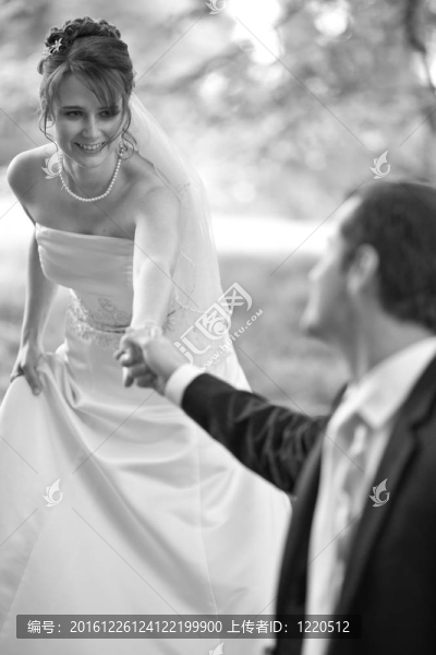 可愛的新婚夫婦