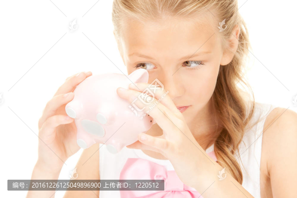 可愛的少女與存錢罐