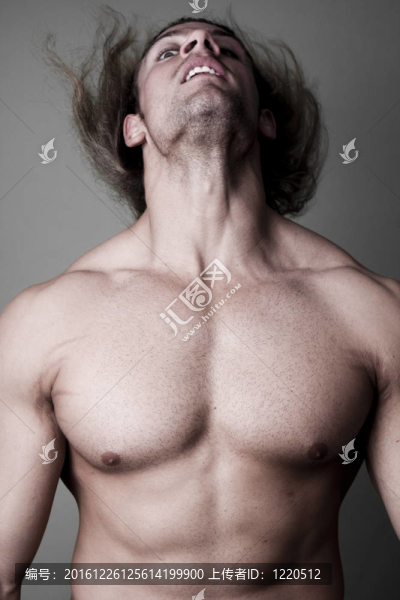 肌肉發(fā)達(dá)的男人