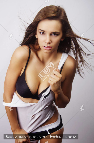 年輕性感的女人