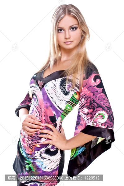 穿著彩色裙子的漂亮女人