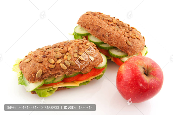 褐色的全麥面包卷