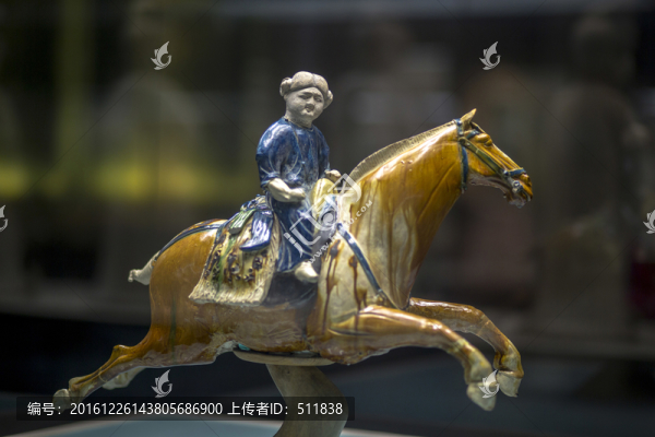 唐代騰空三彩馬