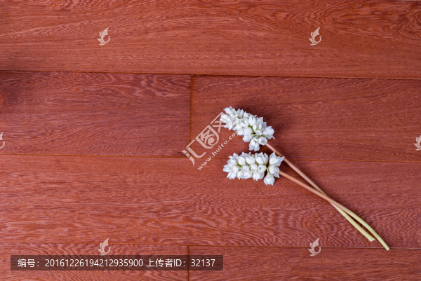 酒紅色歐式地板