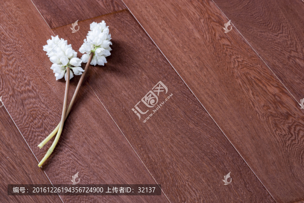棕色歐式地板橫構(gòu)圖