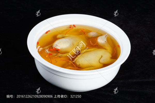 童子雞煲湯
