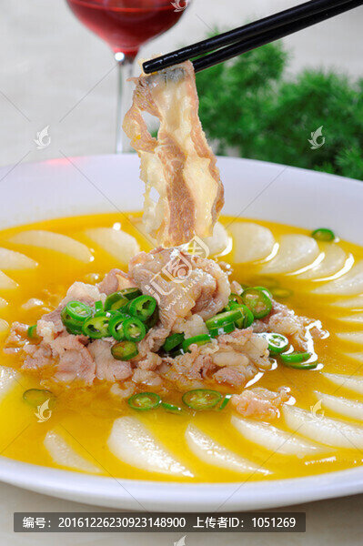 酸湯肥牛