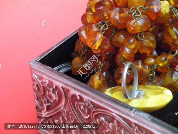 琥珀飾品